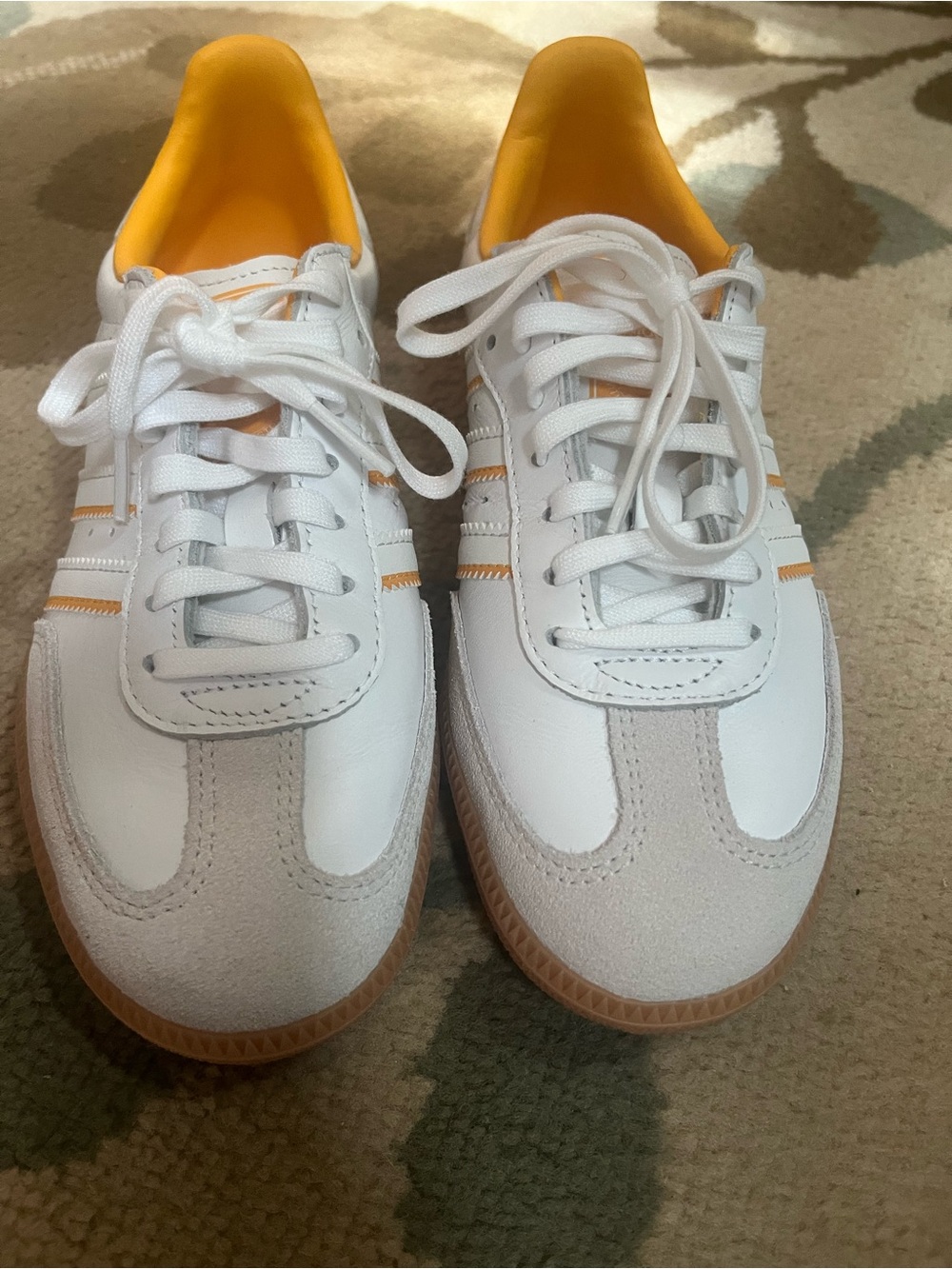 NWOB! Adidas Samba White / Yellow/ Gum Sneakers, Big Kids Size 4.5/Women’s 6-6.5 - Picture 3 of 7